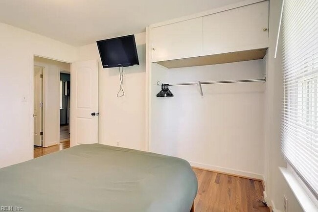 Building Photo - Coastal Living at Weaver