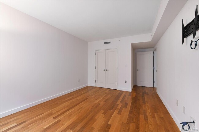 Building Photo - 106-20 70th Ave