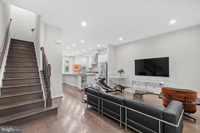 Building Photo - 110 Cambria Walk