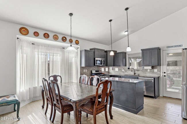 Building Photo - 14852 Jack White Ave