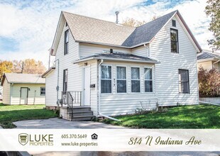 Building Photo - 814 N Indiana Ave