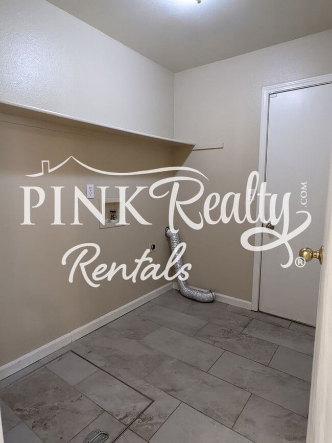 Building Photo - 415 Garwood Ct