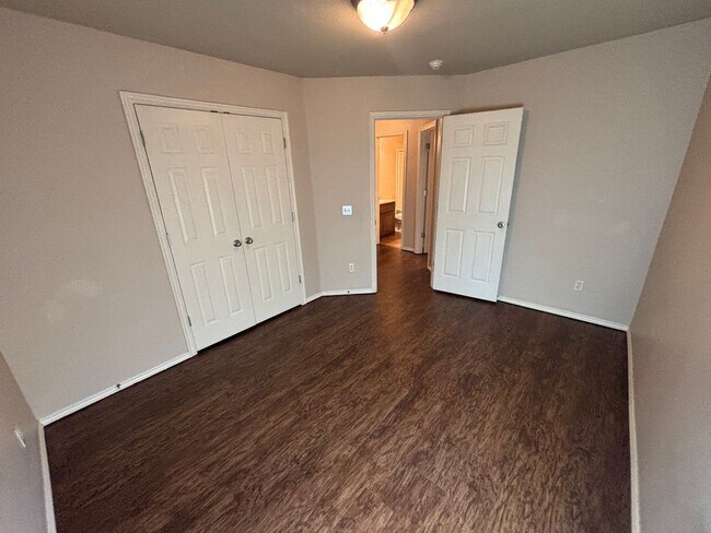 Building Photo - Wonderful 3 Bed 2 Bath in Choctaw