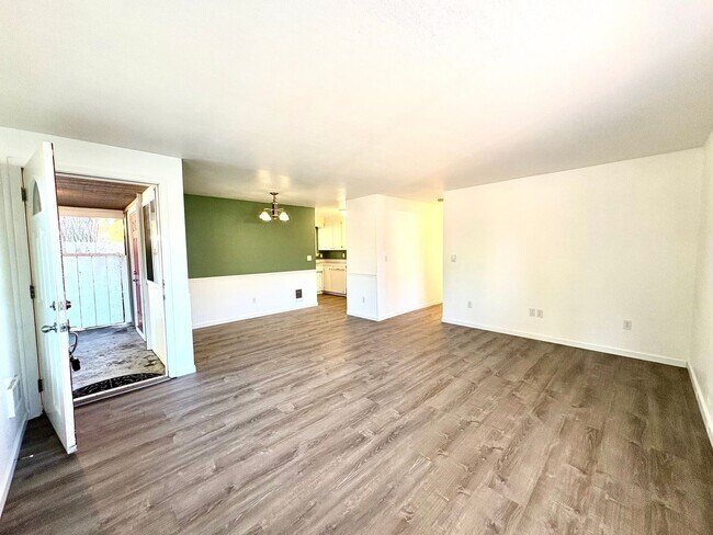 Building Photo - Cozy & Clean 3BR Home in North Tacoma