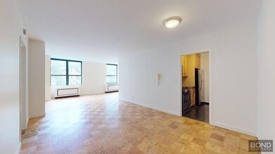 Building Photo - 247 W 87th St