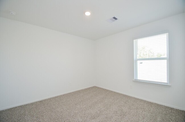 Building Photo - 5778 Hampton Vly Dr