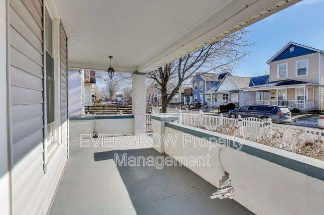 Building Photo - 1140 Hoyt Ave