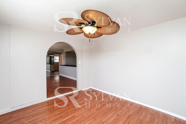 Building Photo - 8729 Sabal Way