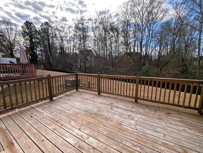 Building Photo - Two story, 3 Bedroom, 2.5 Bath End Unit Townhome located in the Hanover Community in SC!