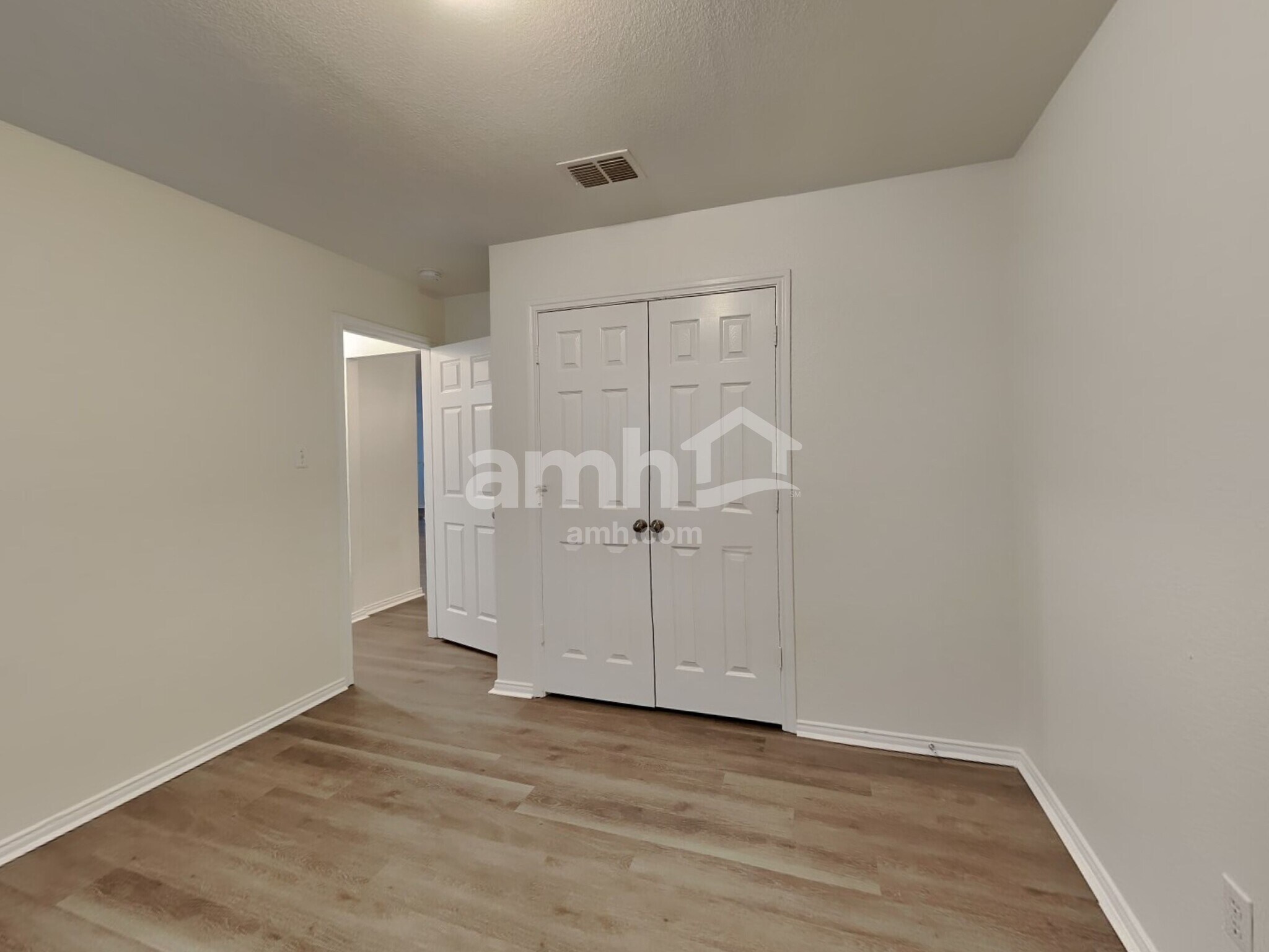Building Photo - 1373 Meadowbrook Ln