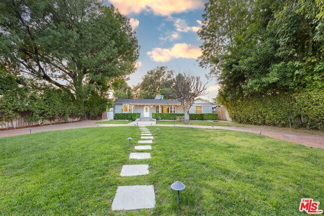 Building Photo - 8345 White Oak Ave