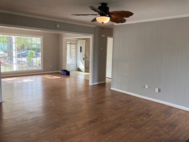 3 Bedroom 2 Bath Home for Rent with 1/3 acre yard in South Pinepoint Subdivision of West Ashley - 1934 Ivy Hall Rd