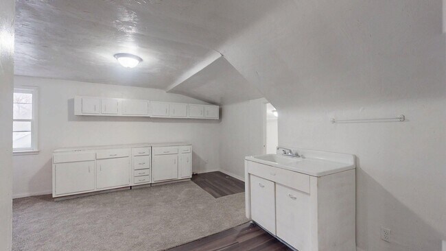 Building Photo - 3863 E 154th St