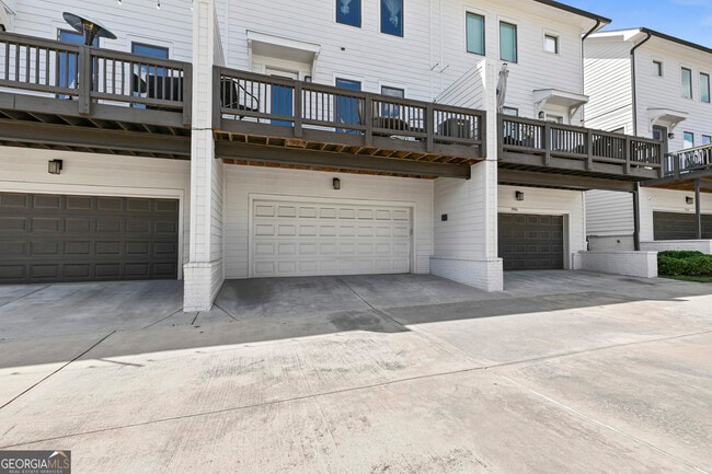 Building Photo - 1954 Summit Trace Cir NW