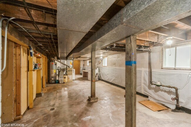 Building Photo - 848 Lee St