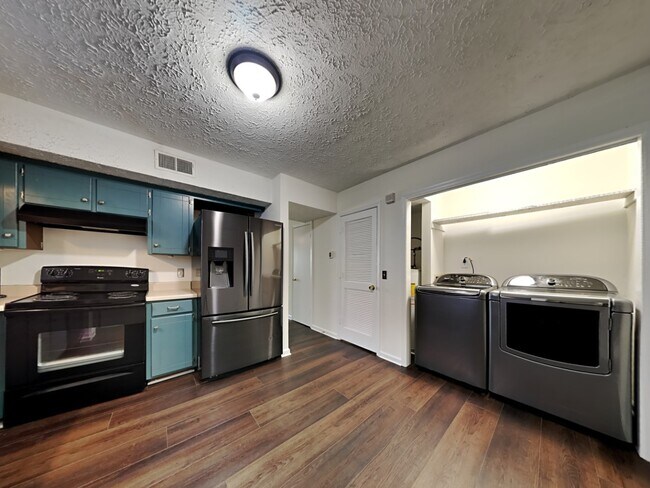 Building Photo - 1012 Patio Dr