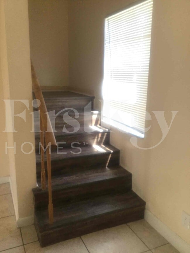 Building Photo - 1443 7th St