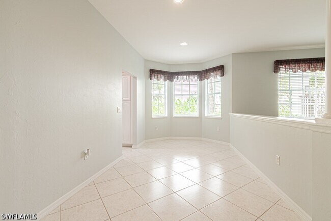 Building Photo - 2215 Hawksridge Dr