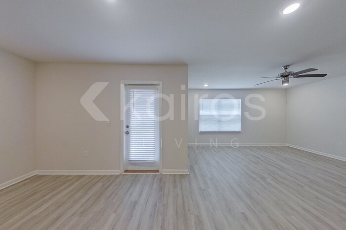 Building Photo - 123 Swallowtail Ln