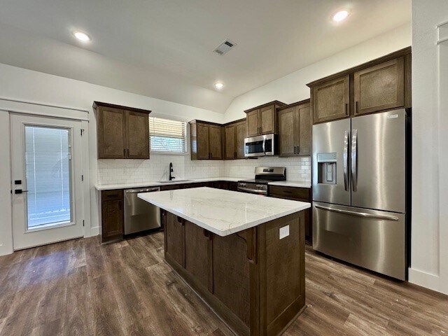 Building Photo - 12 Beneraird Ln