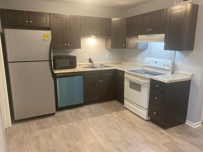 Building Photo - 286 Fleming Rd