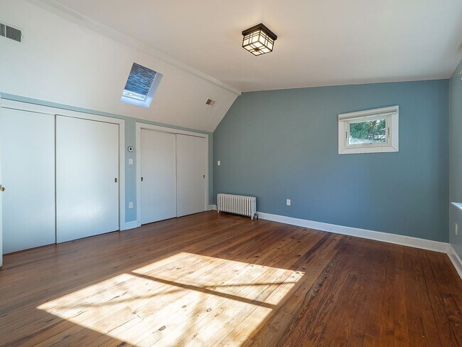 Building Photo - Charming, Renovated Bungalow in NW DC Tenley Area