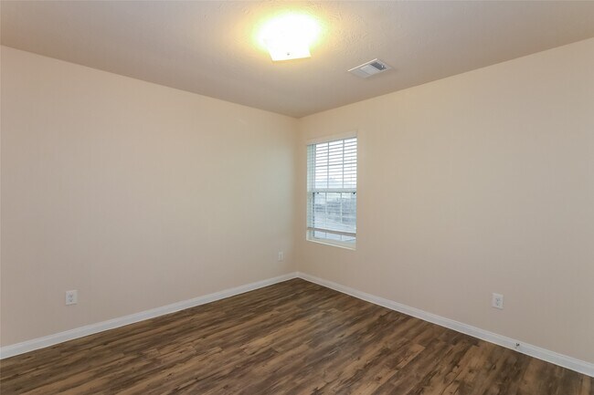 Building Photo - 5826 Dawn Terrace Ct