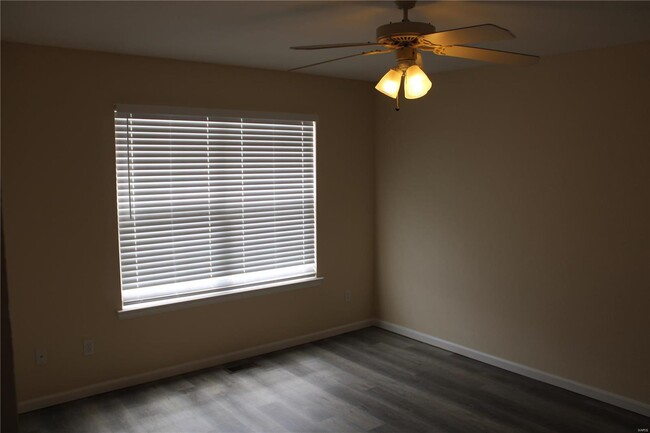 Building Photo - 815 Woodside Creek Dr