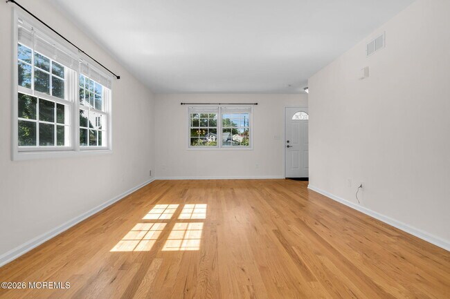 Building Photo - 4 Wood Ave