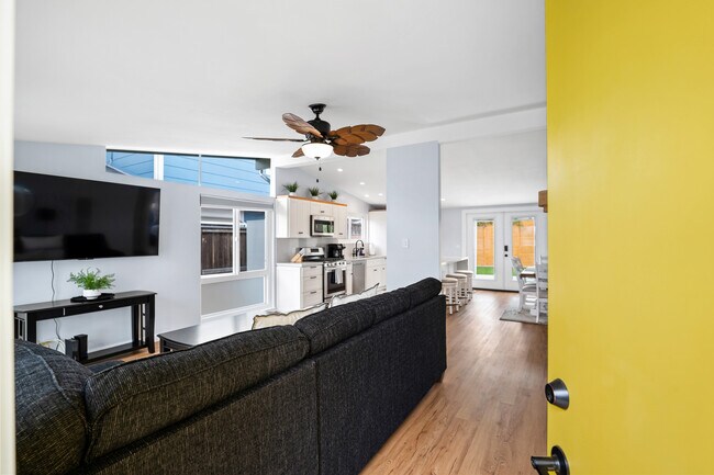 Building Photo - 2407 Pierpont Blvd