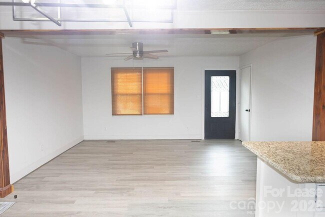 Building Photo - 1411 Frederick St