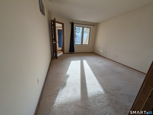 Building Photo - 17 Little Oak Ln