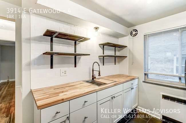 Building Photo - 3914 E Gatewood-4