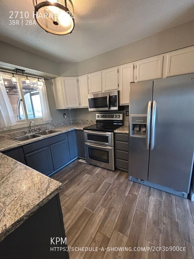 Building Photo - 2710 Harney Pl