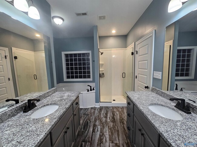 Building Photo - 2625 Mountain Stream Way SE