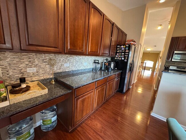 Building Photo - 587 Saddlebrook Ln