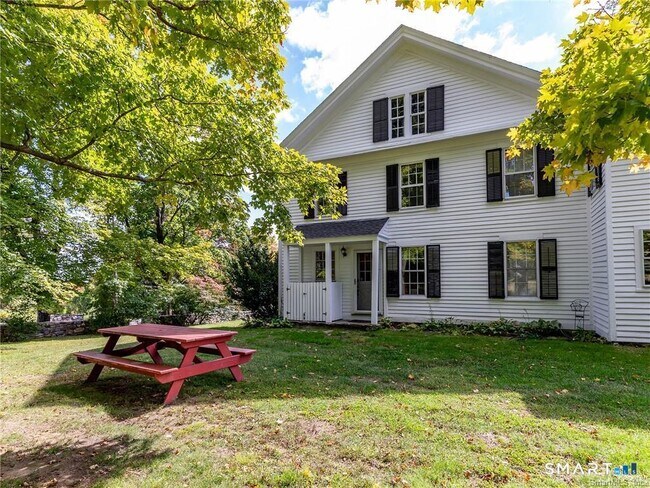 Building Photo - 103 Litchfield Rd