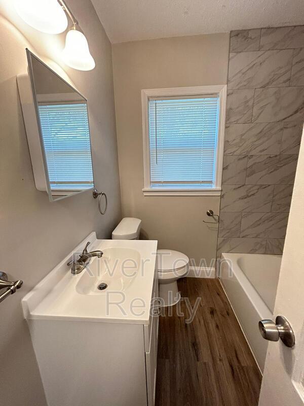 Building Photo - 2144 Henry Cir