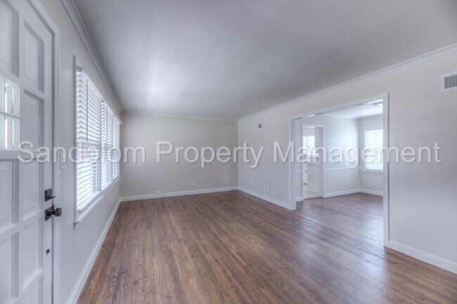 Building Photo - 5169 S Troost Ave
