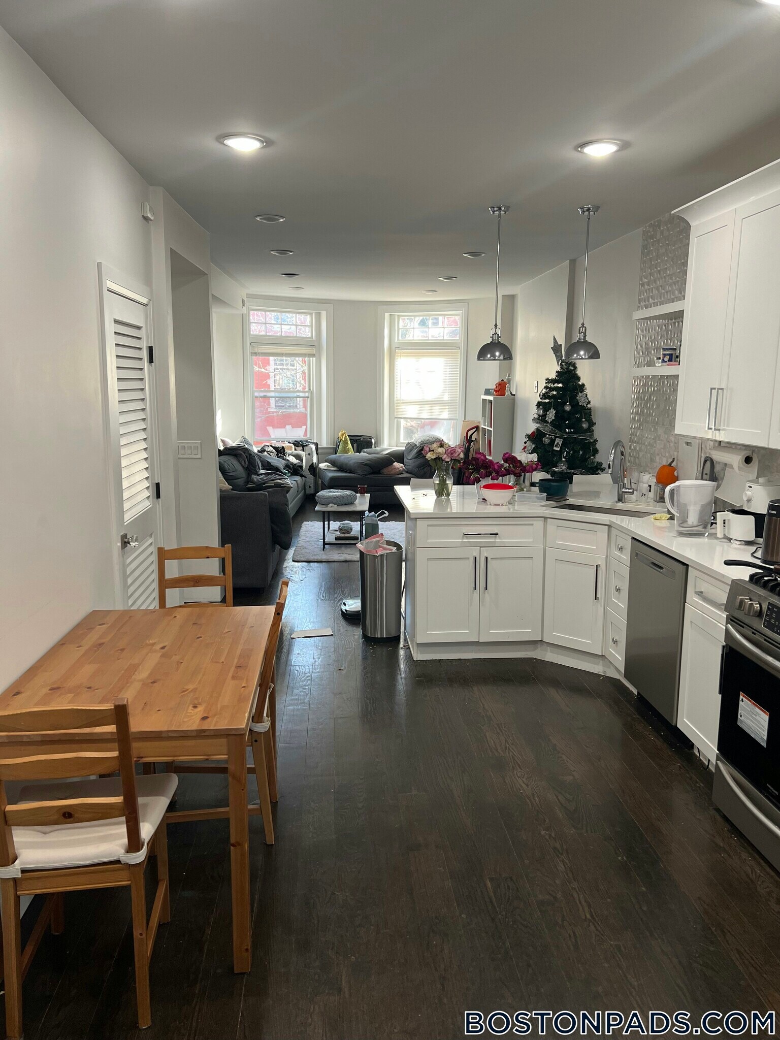 Building Photo - 7 Strathmore Rd