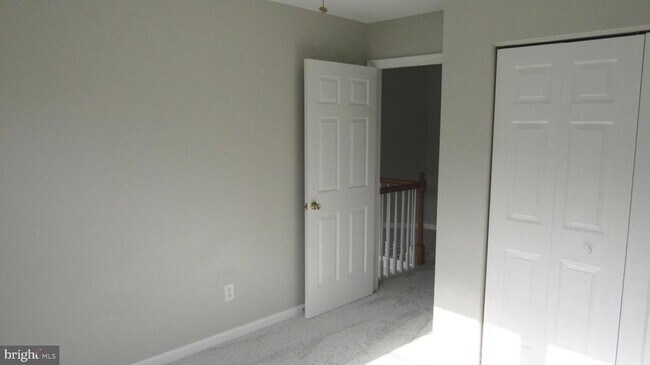 Building Photo - 1045 Fallbrook Ln
