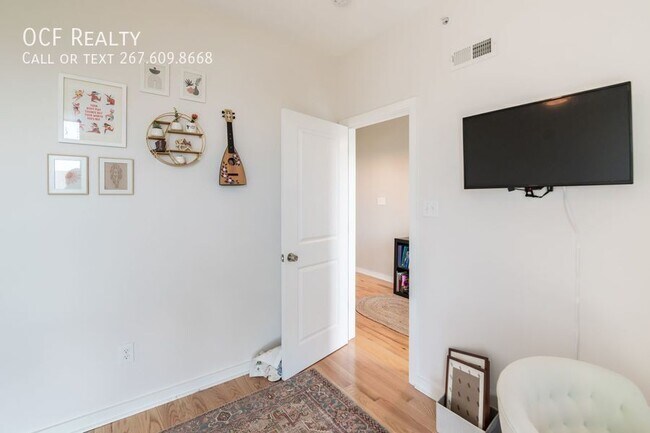 Building Photo - 2029 E Huntingdon St