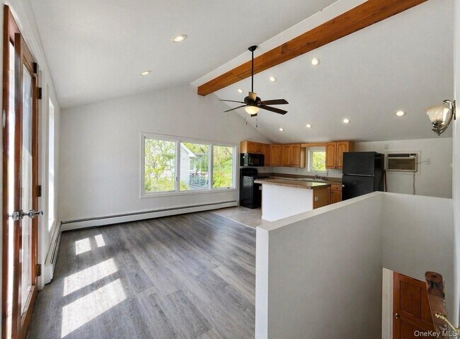 Building Photo - 435 Abeel St