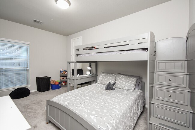 Building Photo - 31443 Splitting Willow Ln