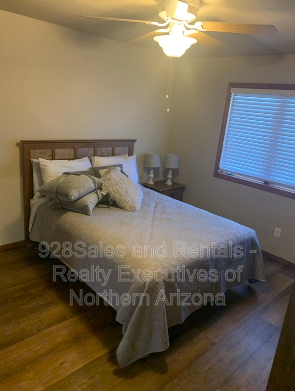 Building Photo - 5825 E Bear Paw Dr