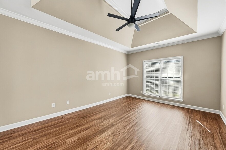 Building Photo - 165 Bland Dr