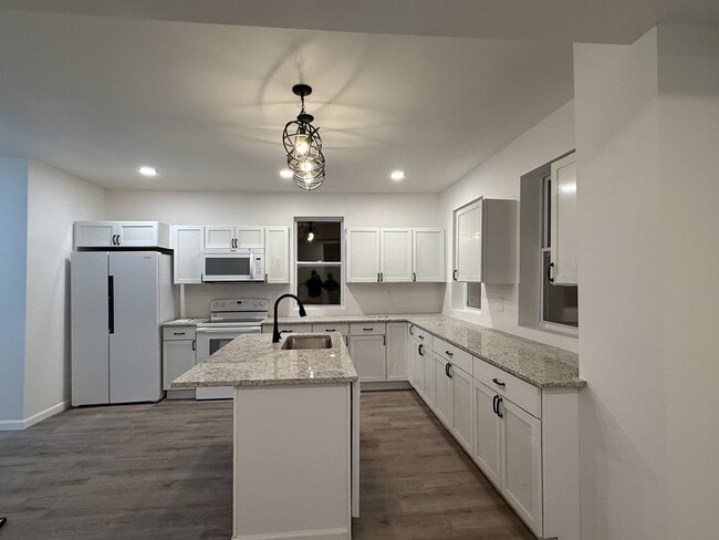 Building Photo - 5044 S Old 3C Rd