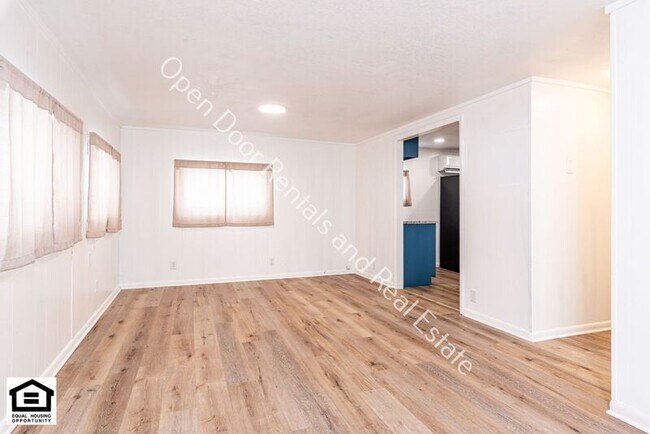 Building Photo - 209 1/2 S. Ijams St.