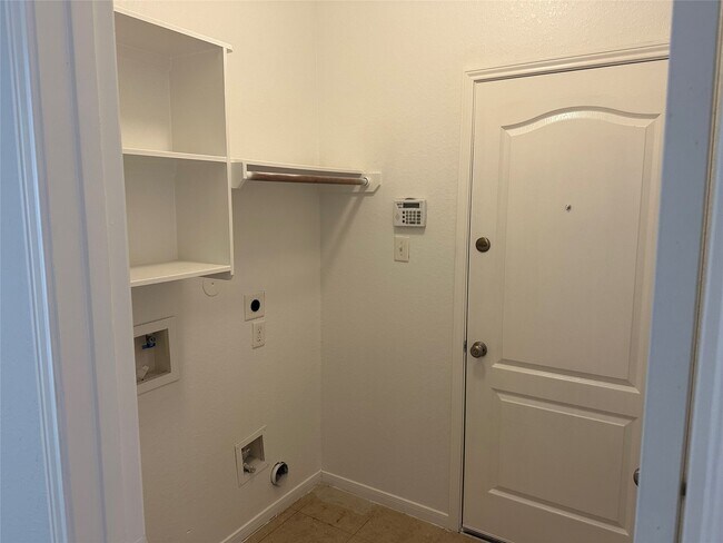 Building Photo - 15214 Bartlett Landing Dr