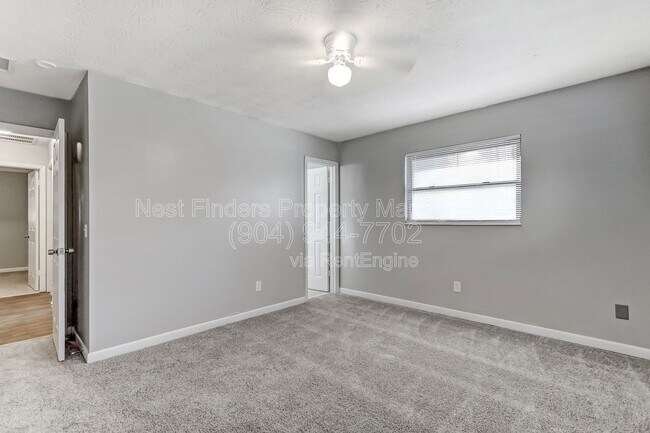 Building Photo - 3312 Pickwick Dr S